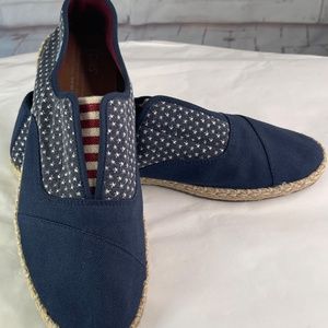 Toms 341215 Womens Red White Blue Stars Patriotic Flats Sneaker Shoes Sz. 8 USED